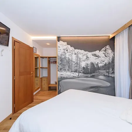 德斯洛斯酒店 3* Antey-Saint-André
