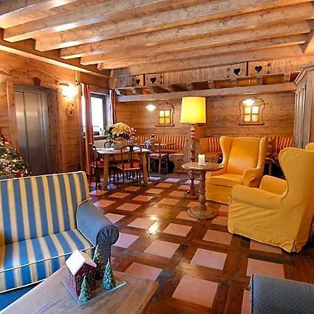 Des Roses Hotel 3*
