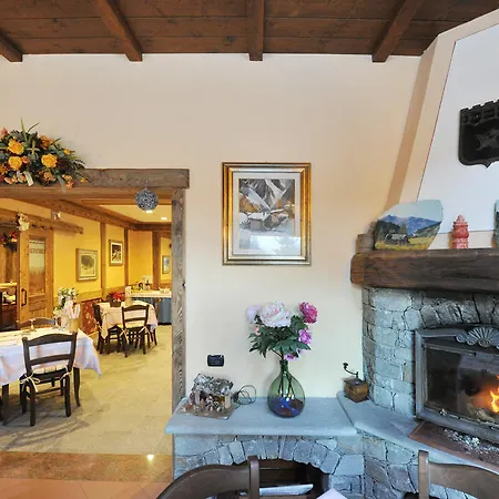 호텔 Des Roses Antey-Saint-André