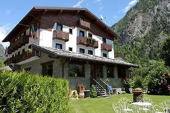 Des Roses Antey-Saint-André